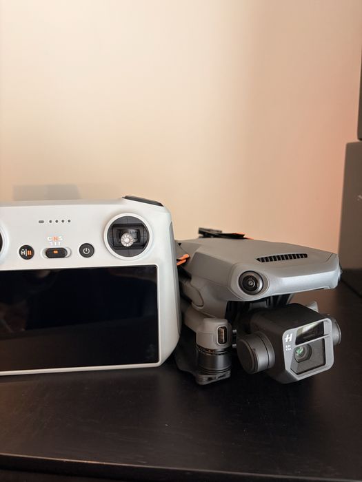 Dji Mavic 3 Hasselblad com Rc com ecra de 2025