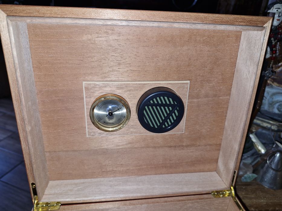 Humidor na cygara cedrowy
