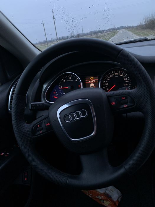Продам Audi q7 3.0 tdi