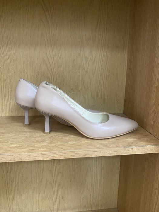 Туфлі жіночі в гарному стані.б/у  розмір 38