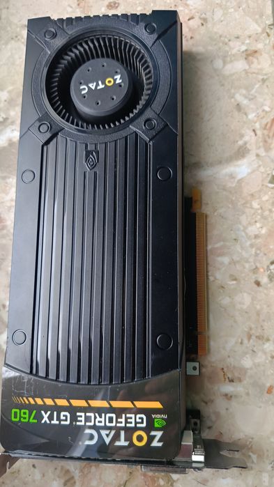 Sprzedam uszkodzoną kartę graficzną NVIDIA GeForce GTX 760.