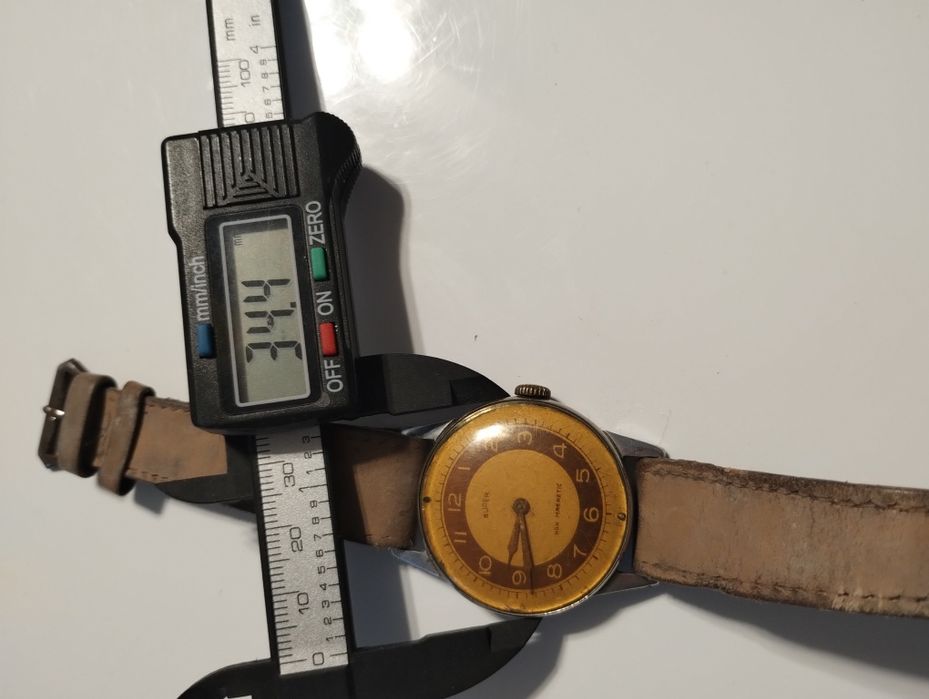 Stary zegarek mechaniczny