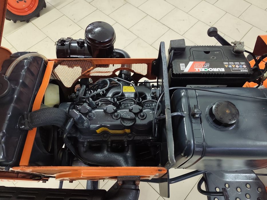 kUBOTA B7001E /// Frese /// Transporte