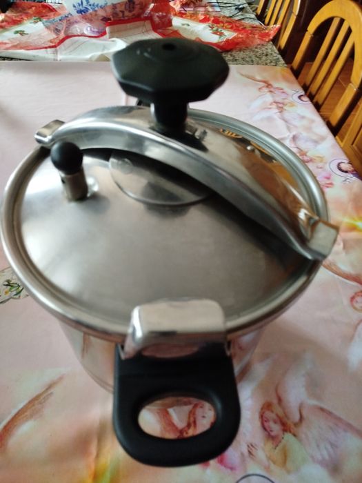 Panela de pressão em aço inoxidável