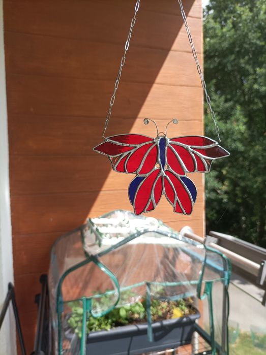 Motyl ze szkła witraż
