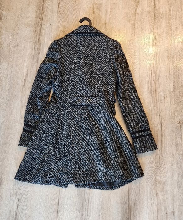 Elegancki plaszcz Bershka