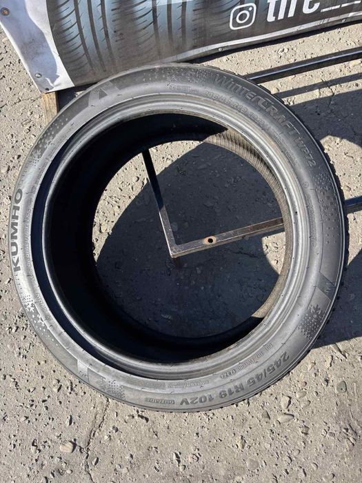 Шини 245/45 R19 пара Kumho  6мм, зима