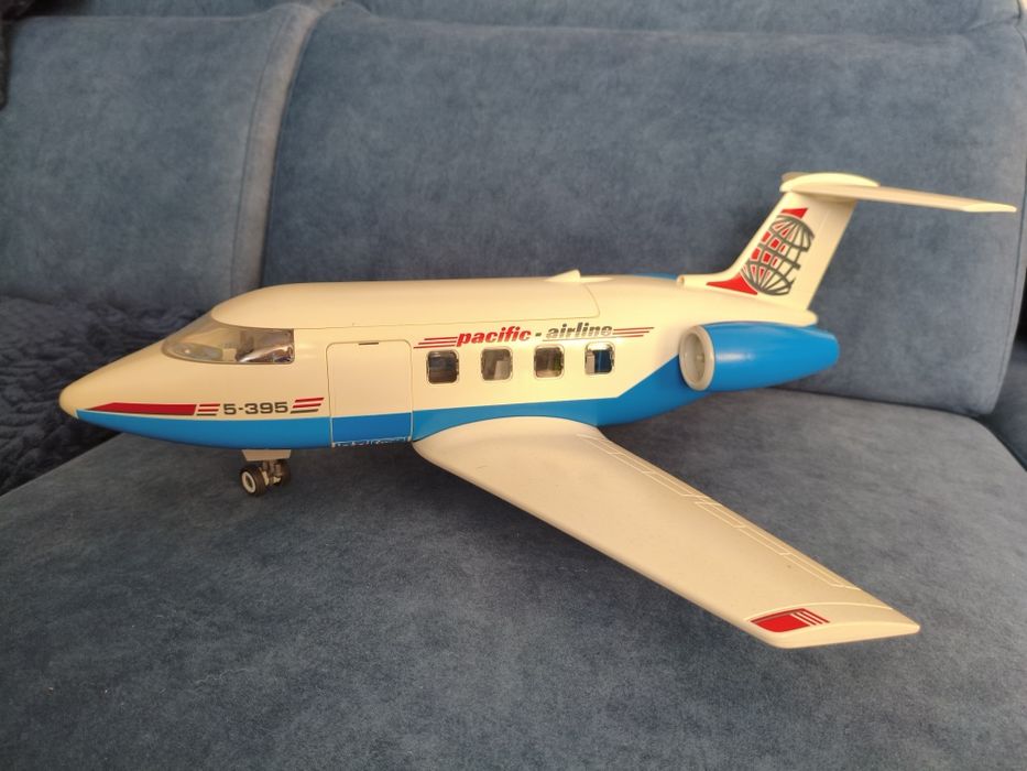 Playmobil samolot pasażerski duży 5395