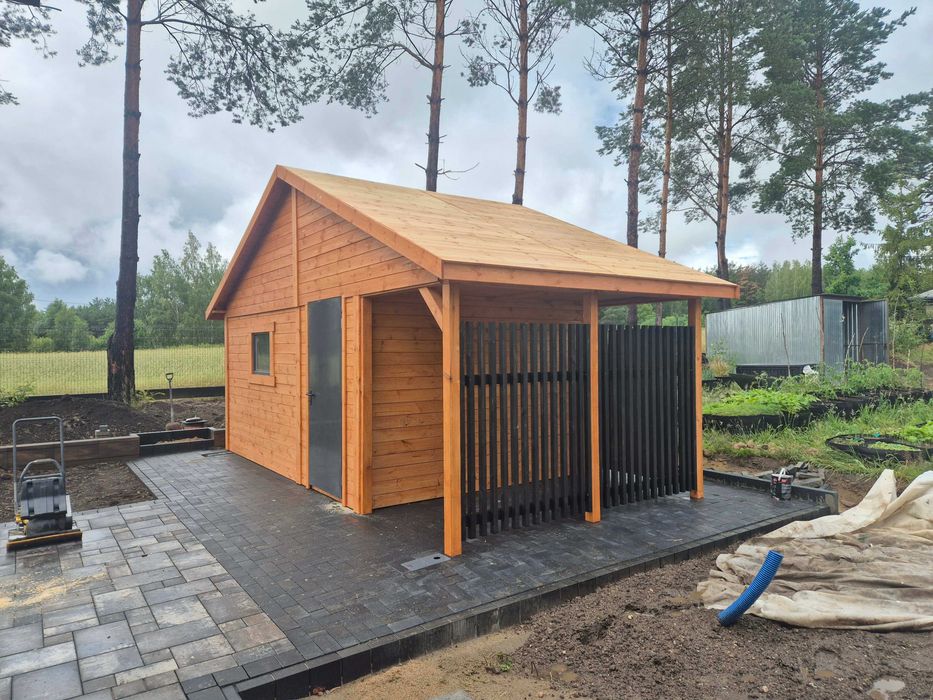 PROMOCJA -10% | Domek narzędziowy JAN IV 3x6 m z drewutnią i lamelami BLANCA NOWOŚĆ