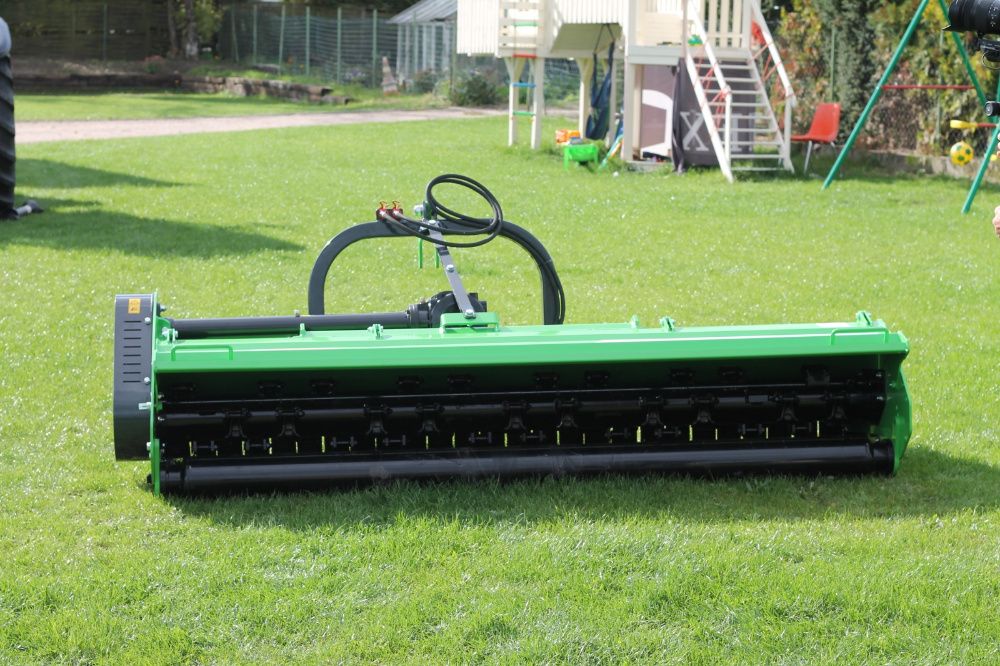 Kosiarka mulczer młotki wał przesuw hydrauliczny otwierana klapa
