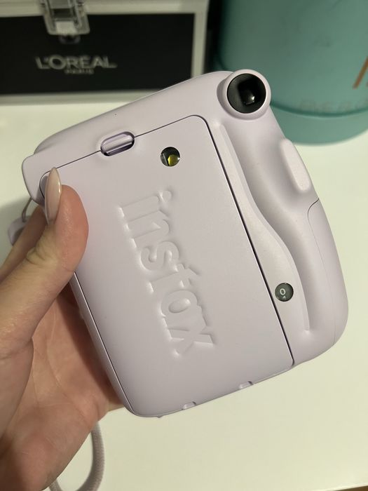 Продам Instax mini 11