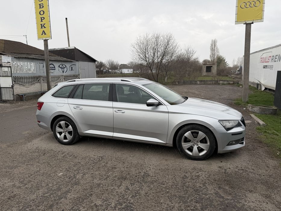 Комплектний перед Skoda Superb 3 Суперб 3 бампер LA7W-8E8E
