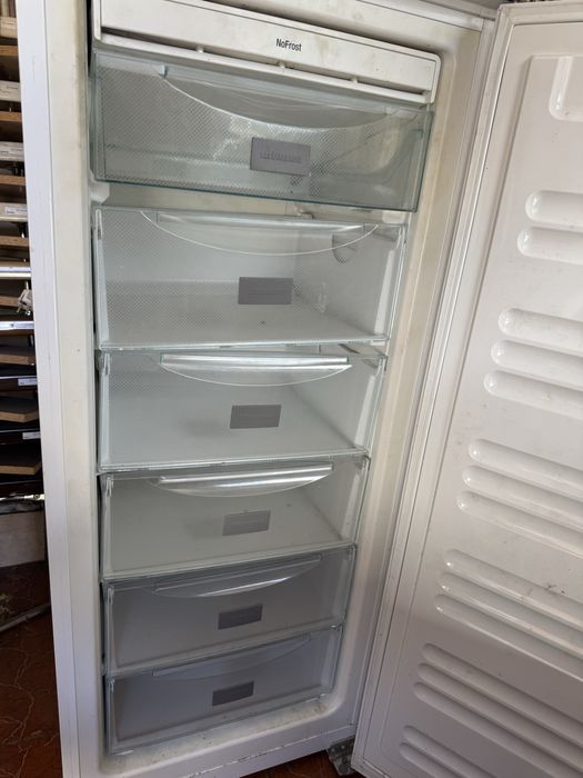 Продам морозильную камеру Liebherr