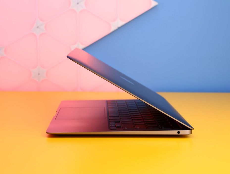 Ноутбук Apple MacBook Air 13" 8/128GB (171139) Б/У З ГАРАНТІЄЮ