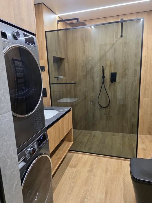 Душова кабіна,  перегородка