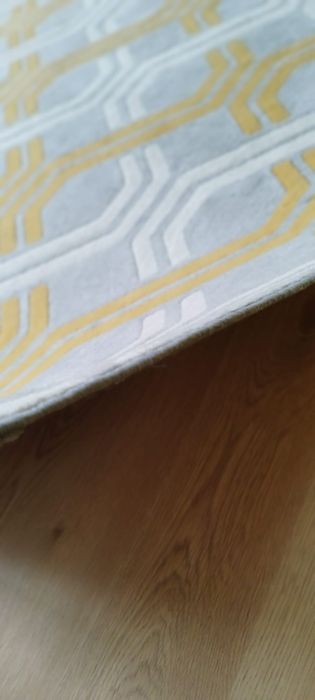 Tapete muito pouco usado