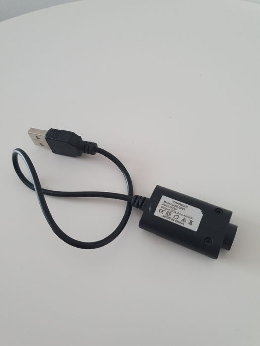 Ładowarka USB Z Gwintem model: usb-s001 do e-papierosów