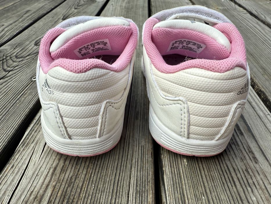 Buty Adidas na Rzepy dla Dziewczynki - Rozmiar 22