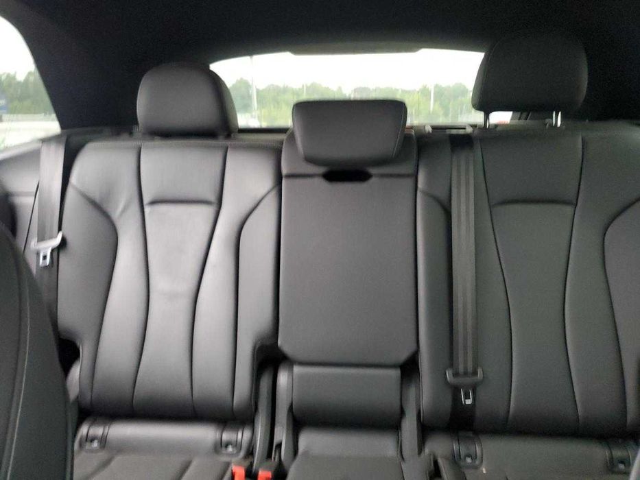 2021 AUDI Q8 Prestige Пневмопідвіска, Максимальна комплектація