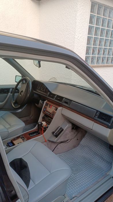 Mercedes  w 124 260 E  em excelente estado