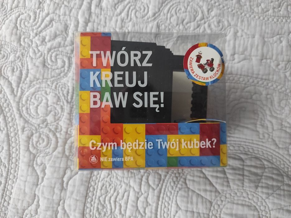 Kubek LEGO z małym zestawem do złożenia