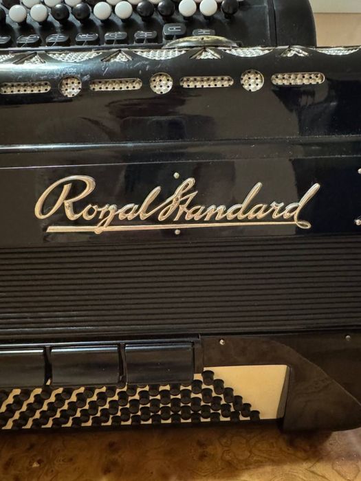 Баян Royal Standard