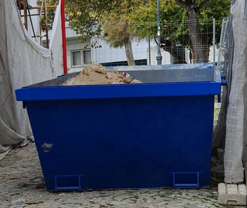 CONTENTORES e CARRINHAS com ou sem ajudantes p/carregar resíduos urbanos industriais florestais jardinagem entulho de obras lixo misturado e separado