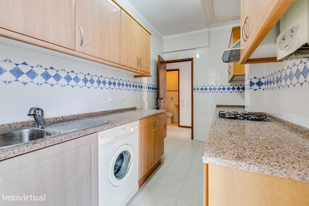 Apartamento T 4  em Faro no centro da cidade a 300m do mercado Municip