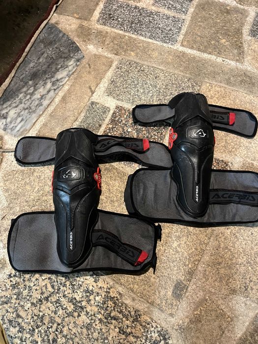 joelheiras semi-ortopédicas Acerbis X-Strong