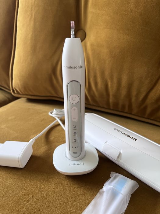 Szczoteczka soniczna Smilesonic UP White