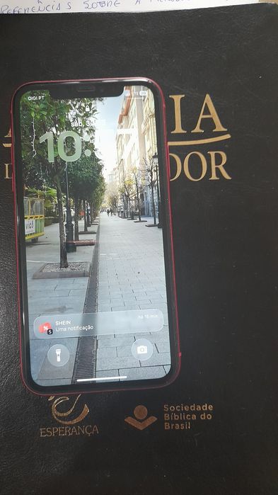 IPhone 11 vermelho