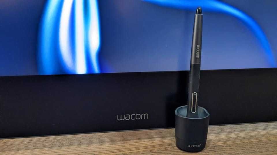 Wacom Cintiq 27QHD - Mesa de desenho + Braço Articulado