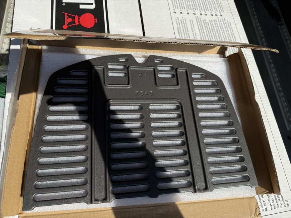 Газовий Гриль Weber Q200 комплект