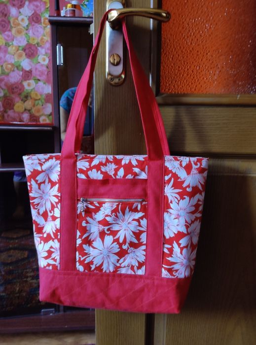 Сумочка женская летняя. Вместительная. Новая.