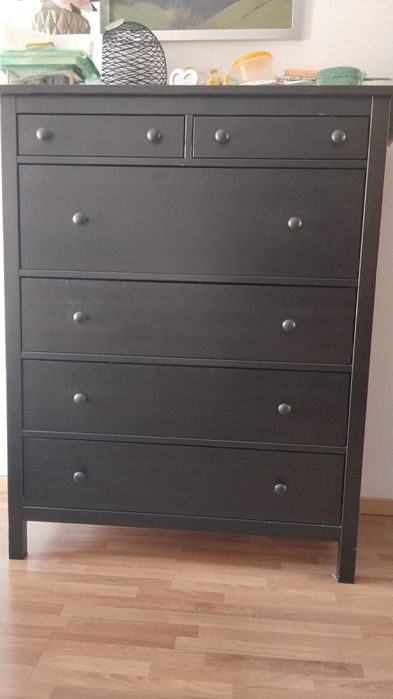 Cómoda IKEA modelo HEMNES