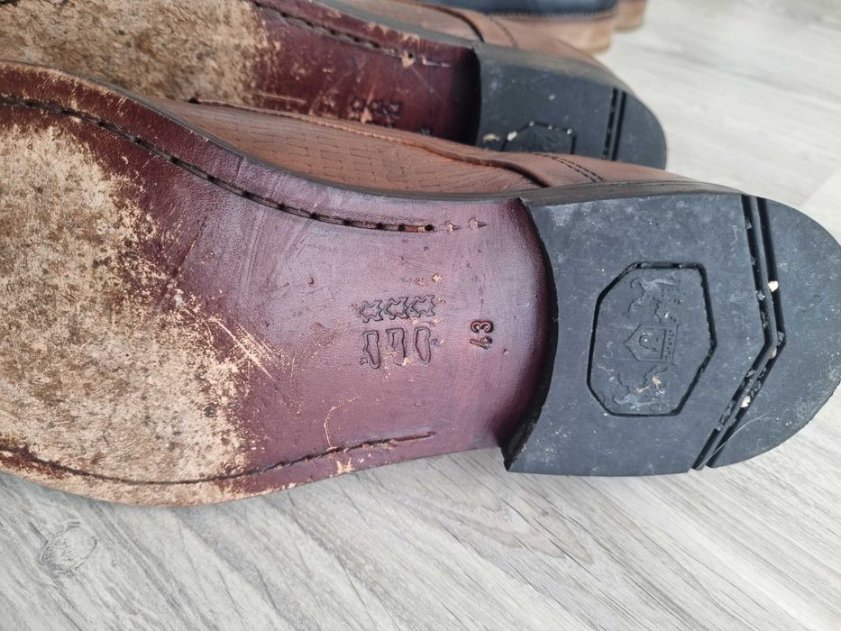 Sapatos formais de pele