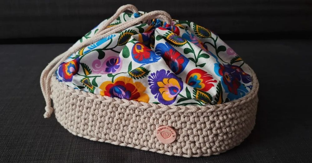 Handmade -koszyczek na sztućce/chleb