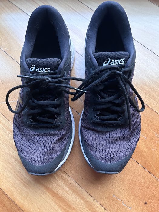 Sapatilhas pretas asics