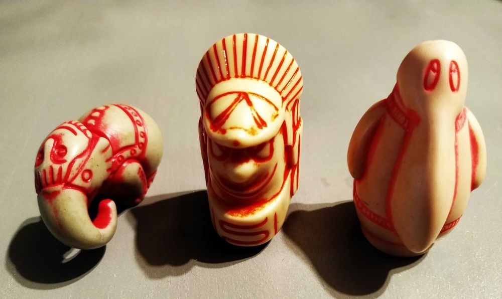 Игрушки ковбойцы,звери,фигурки киндер