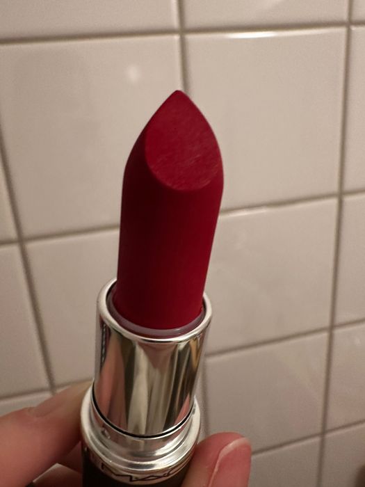 Нова помада MAC maximal matte lipstick Ruby Woo (691 відтінок)