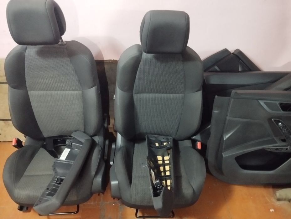 Салон на Пежо 508.