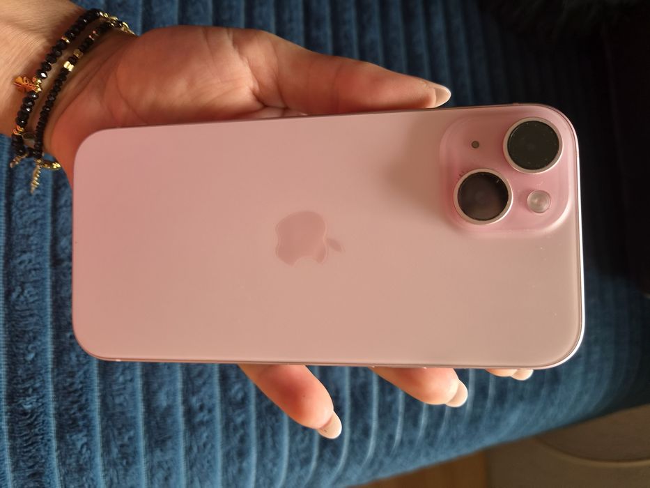iPhone15 różowy jak nowy