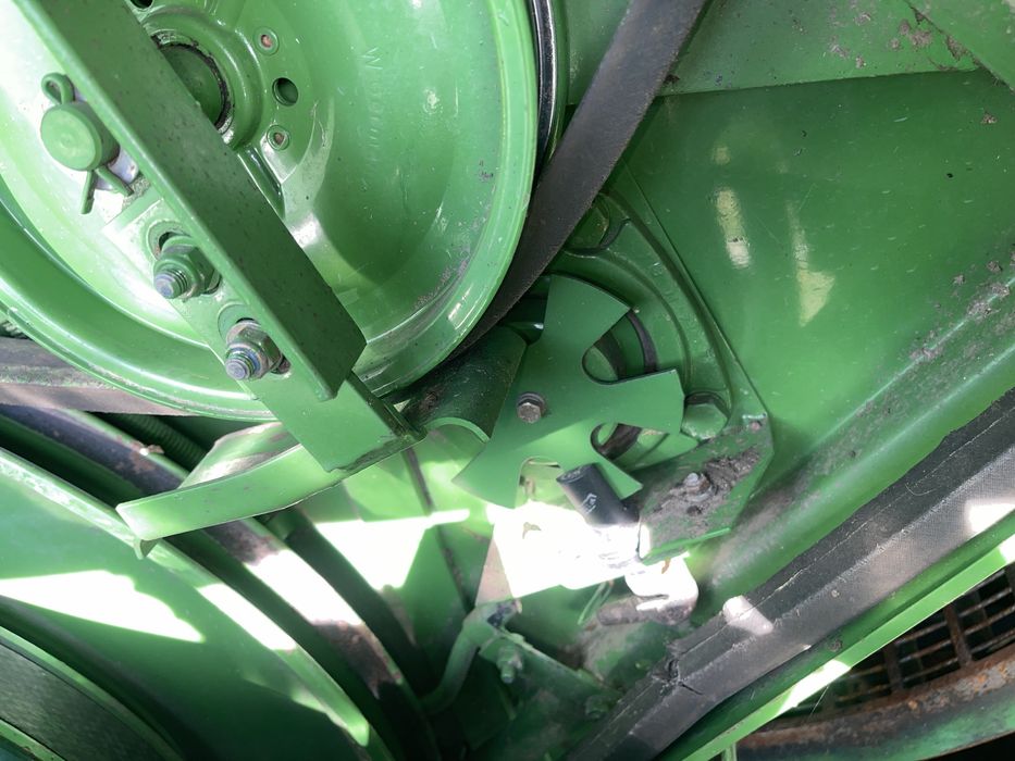 Комбайн John Deere 1065