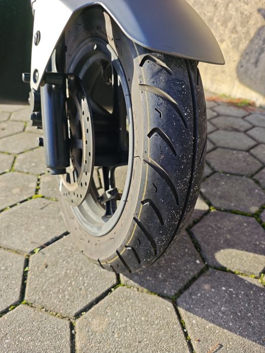 Mota Scooter Elétrica NiU N1S C/Nova