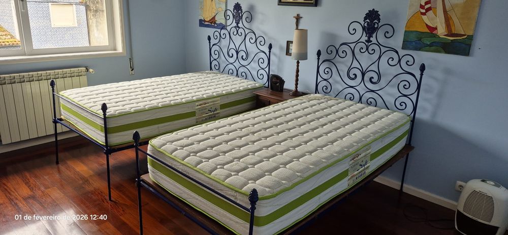 2 camas de ferro