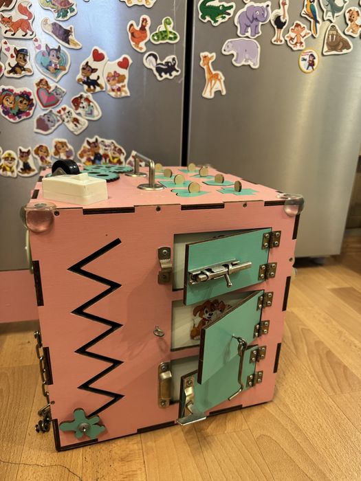 Бізікуб 30*30 для дівчинки