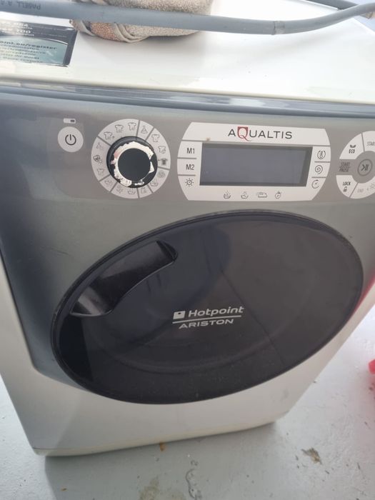 Maquina de lavar e secar roupa Ariston (PARA PEÇAS)