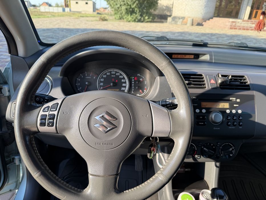 Продам власний автомобіль Suzuki Swift