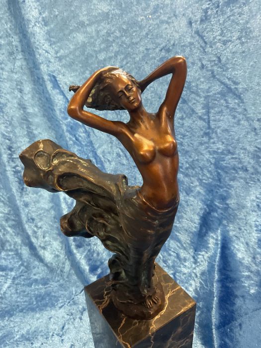 Escultura bronze altura 32 cm    Mais anúncios abaixo