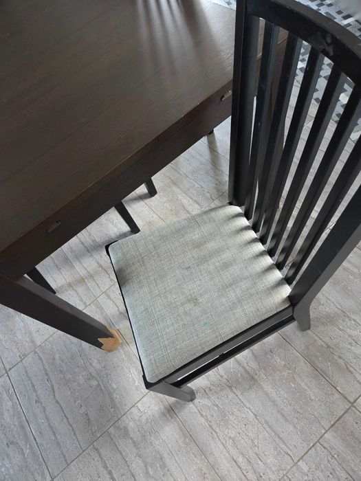 Mesa extensível com 6 cadeiras